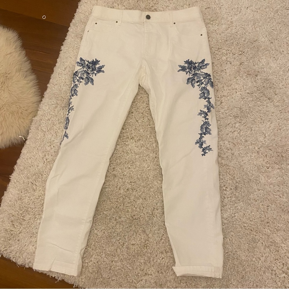 White Ann Taylor Jeans with blue floral embroidery